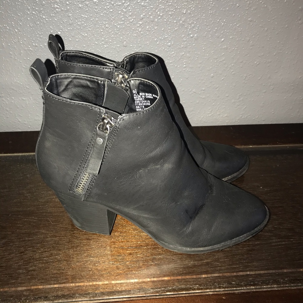 Black heel booties